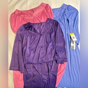 Exquisite Form Sleepwear bundle sz Med